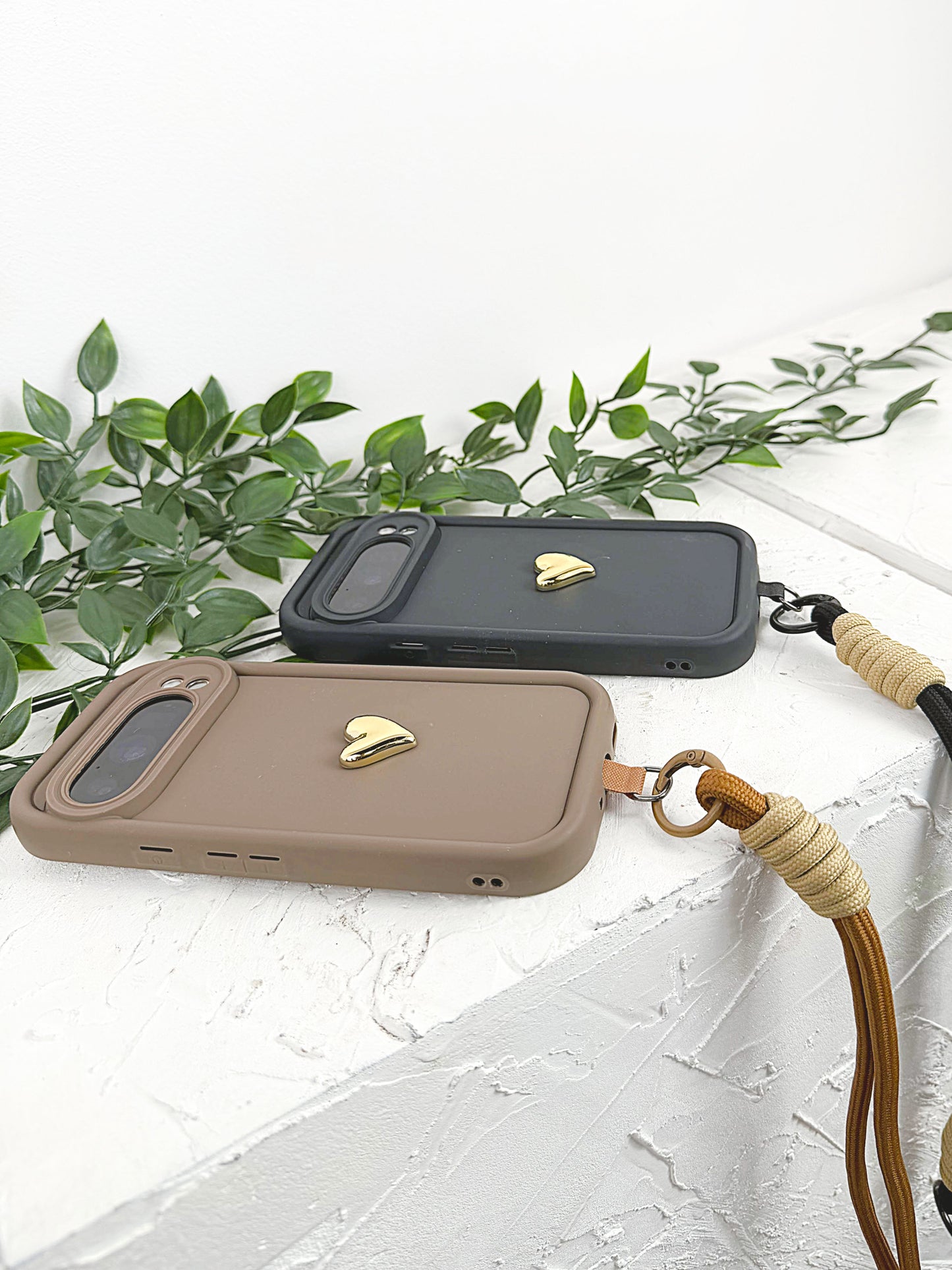 Luxe Heart Strap Case