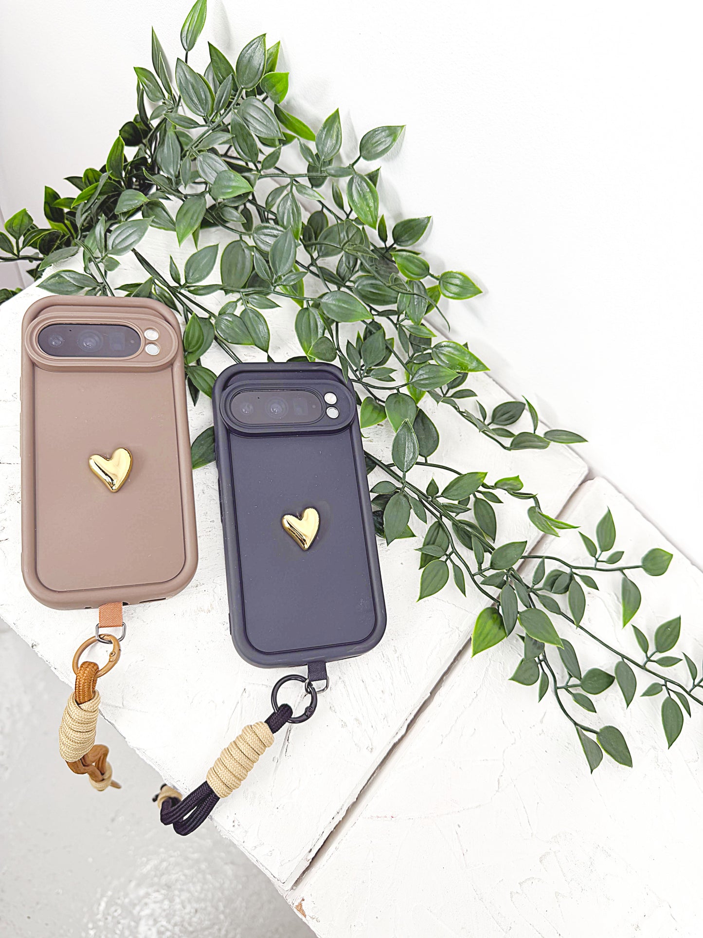 Luxe Heart Strap Case