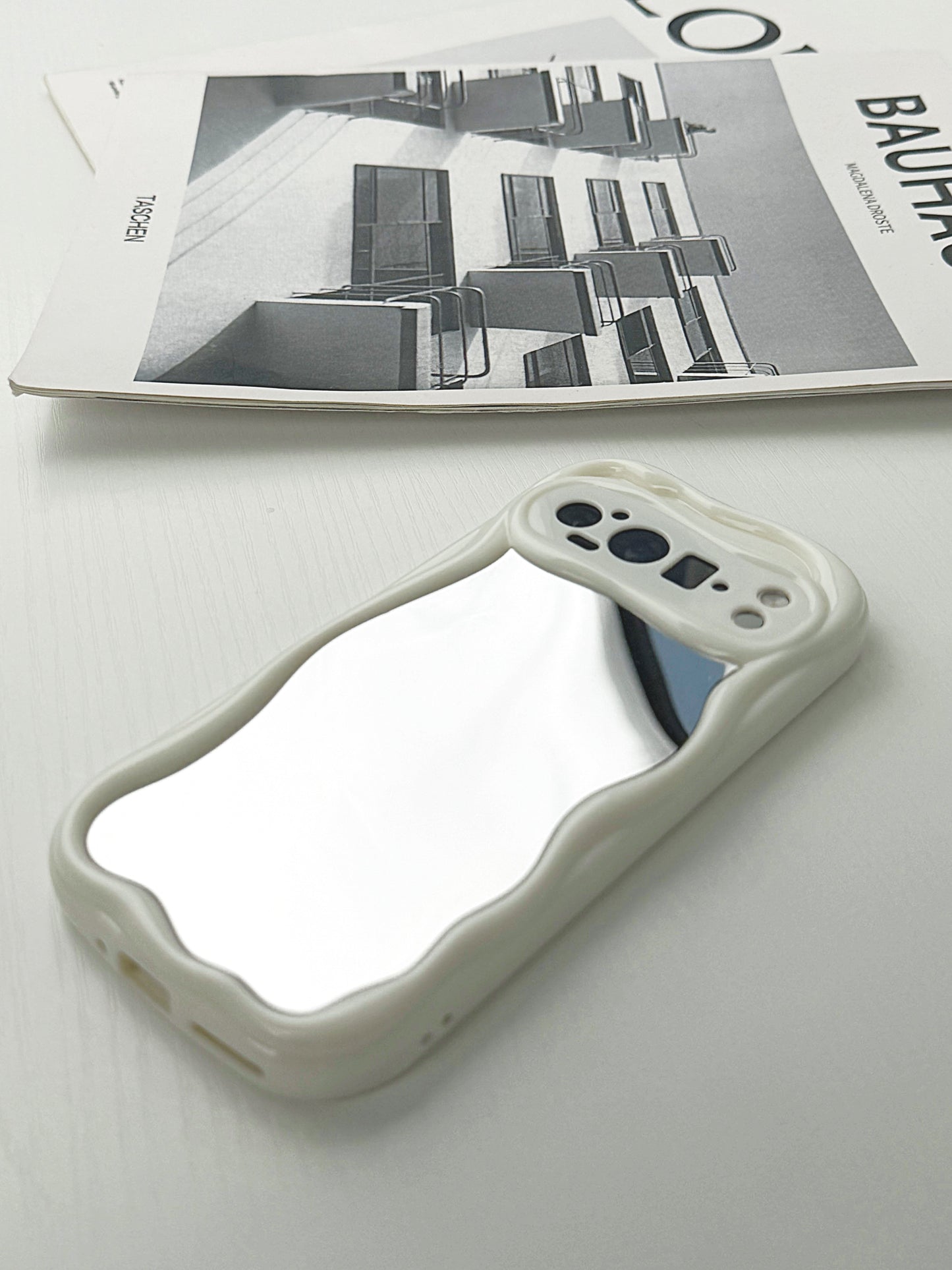 Contour Mirror Case (Pixel)